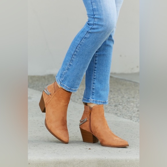 Westside Pointed Toe Chain Detail Ankle Booties - Picture 2 of 7